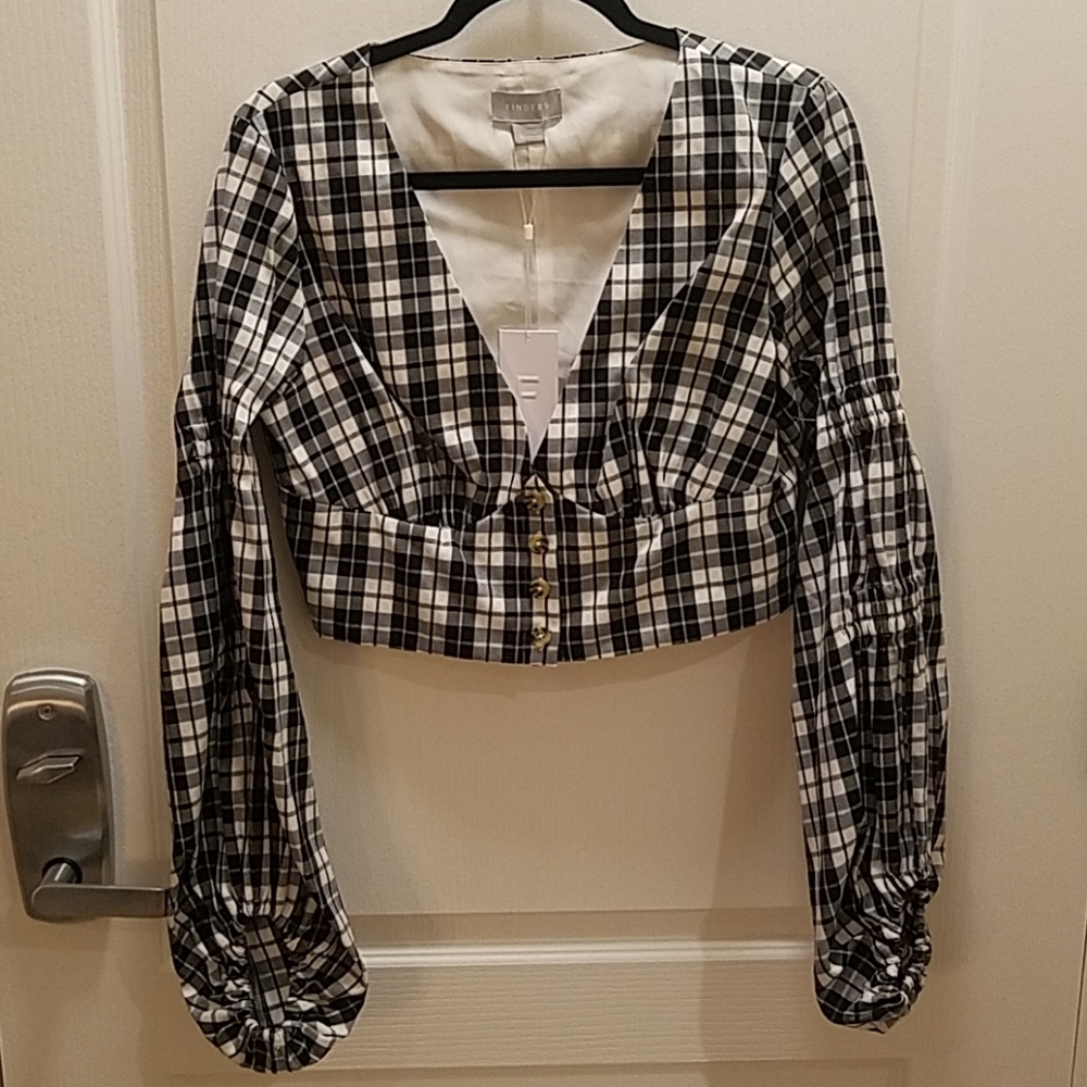 Black and white crop top